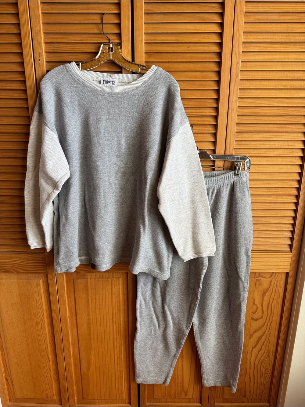 PEACES Cozy Two-Tone Gray Sweatshirt and Pants set
